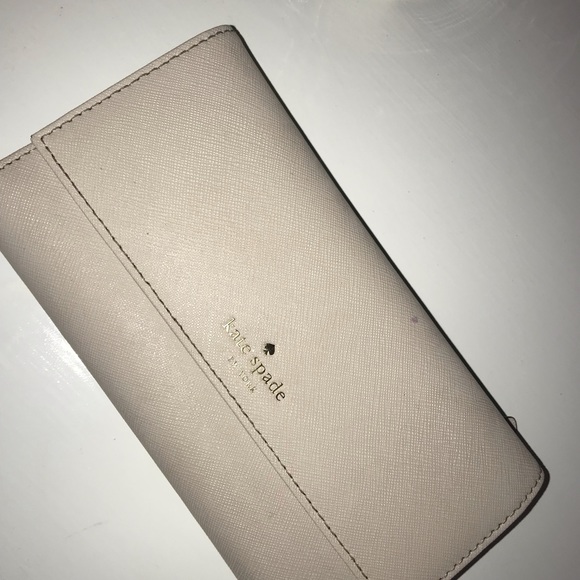 Kate Spade wallet - Picture 1 of 6